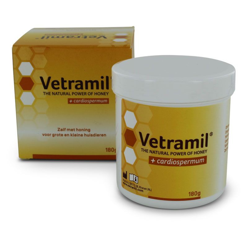 Vetramil werkt verzachtend en ondersteunt het herstellend vermogen van de huid
