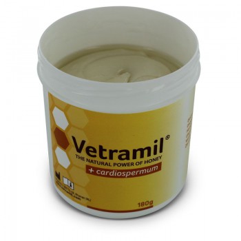 Vetramil werkt verzachtend en ondersteunt het herstellend vermogen van de huid